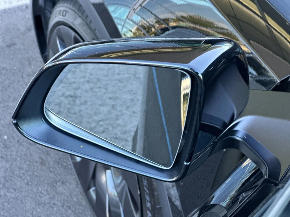 2022 Tesla Model Y Performance - Image 9 of 12