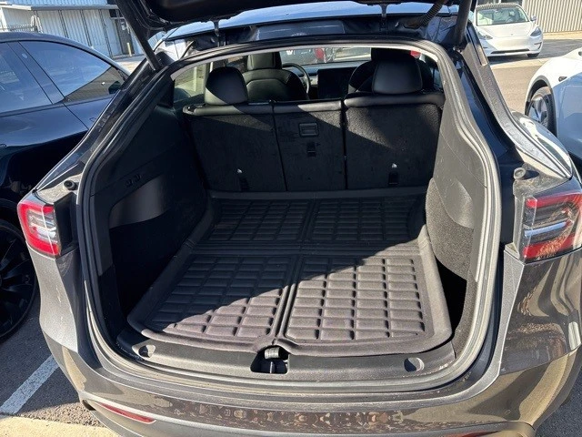2022 Tesla Model Y Performance - Image 18 of 21