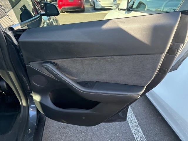 2022 Tesla Model Y Performance - Image 19 of 21