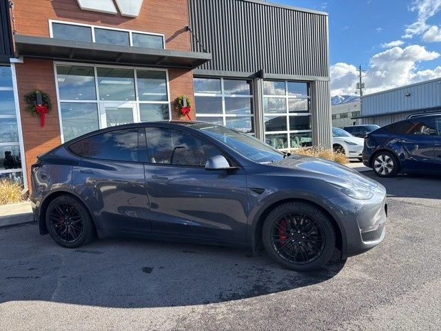 2022 Tesla Model Y Performance - Image 9 of 21