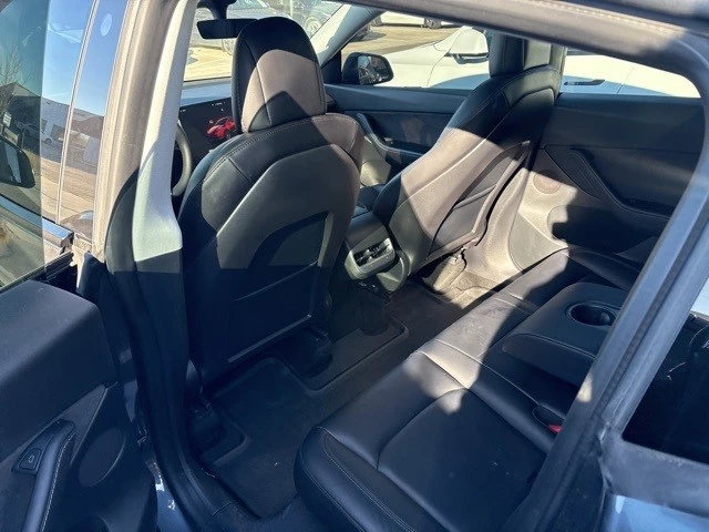 2022 Tesla Model Y Performance - Image 17 of 21
