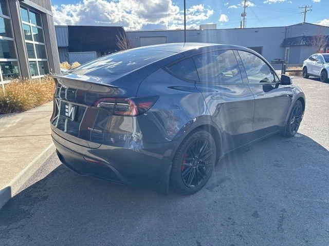 2022 Tesla Model Y Performance - Image 8 of 21