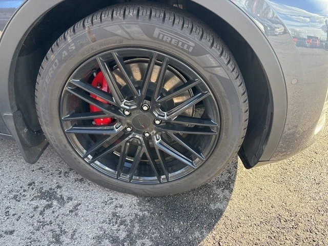2022 Tesla Model Y Performance - Image 10 of 21