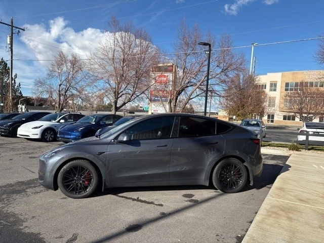 2022 Tesla Model Y Performance - Image 5 of 21