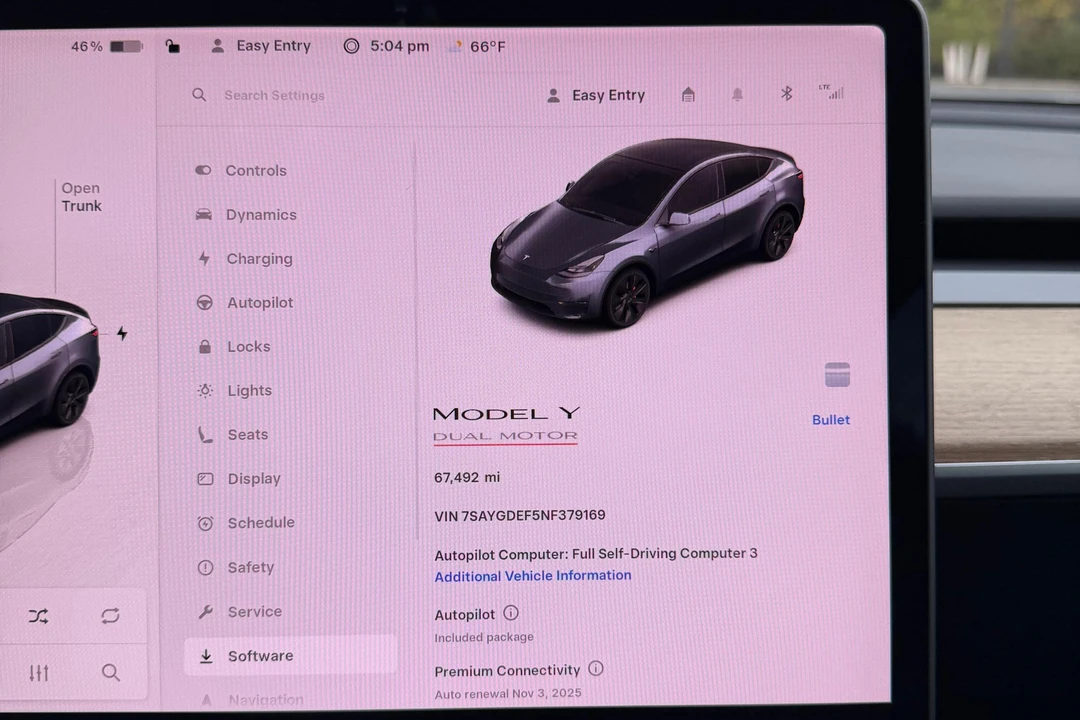 2022 Tesla Model Y Performance - Image 23 of 31