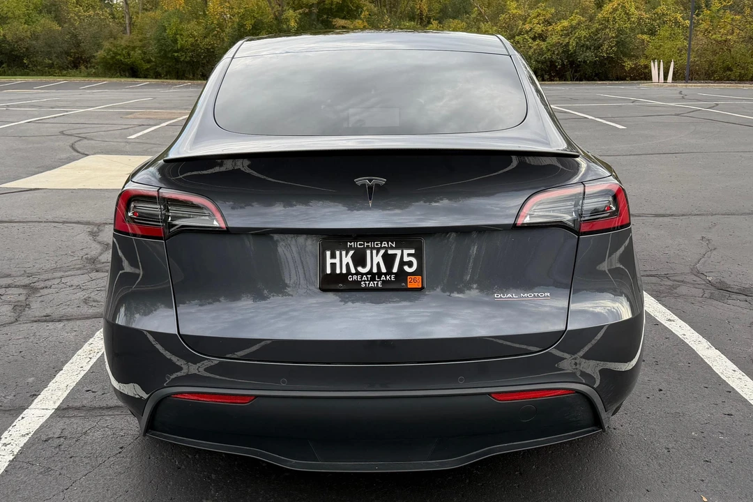2022 Tesla Model Y Performance - Image 5 of 31