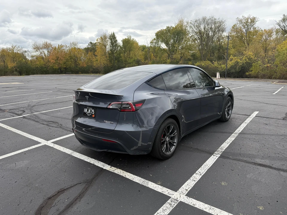 2022 Tesla Model Y Performance - Image 7 of 31