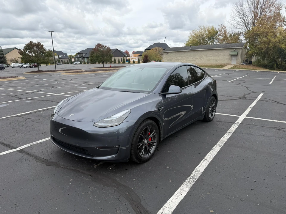 2022 Tesla Model Y Performance - Image 6 of 31
