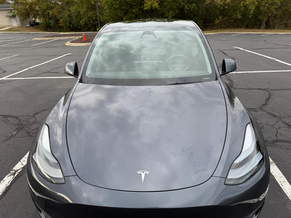 2022 Tesla Model Y Performance - Image 9 of 31