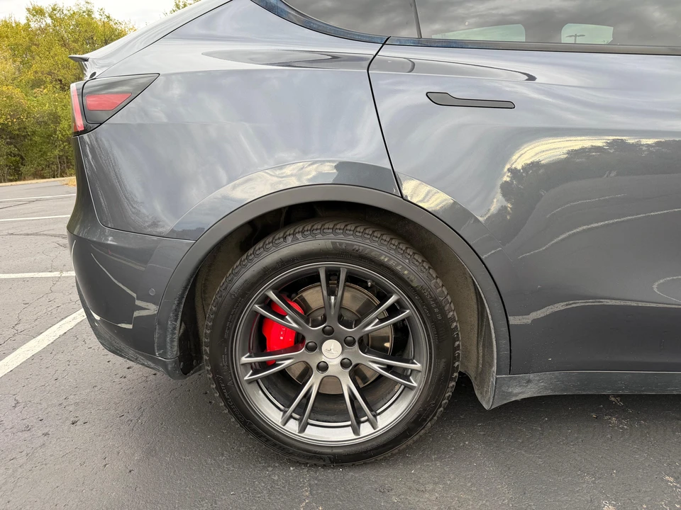 2022 Tesla Model Y Performance - Image 12 of 31