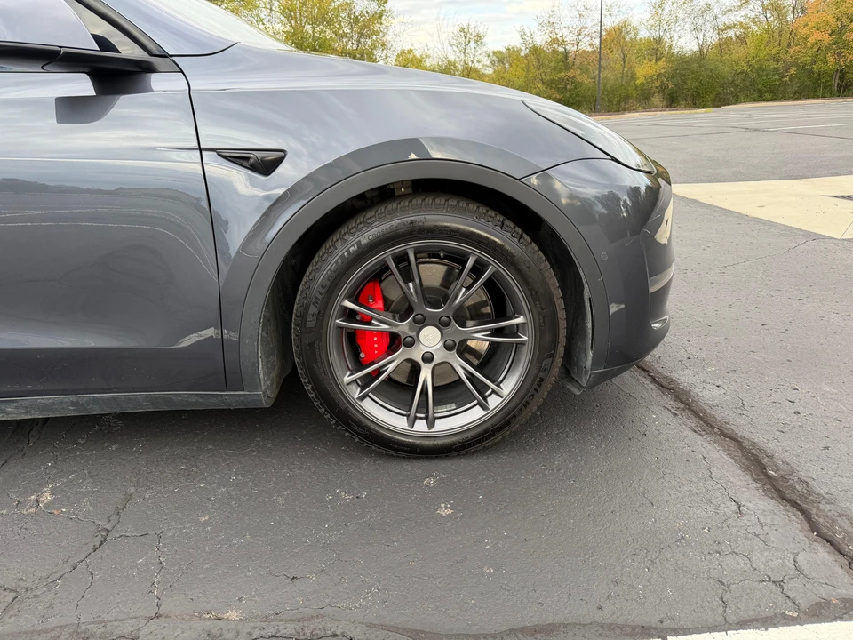 2022 Tesla Model Y Performance - Image 13 of 31