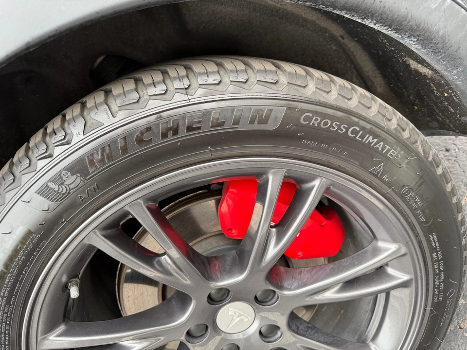 2022 Tesla Model Y Performance - Image 14 of 31