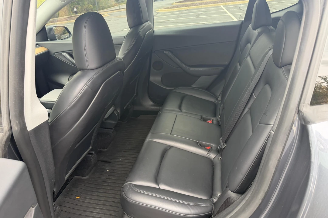 2022 Tesla Model Y Performance - Image 22 of 31