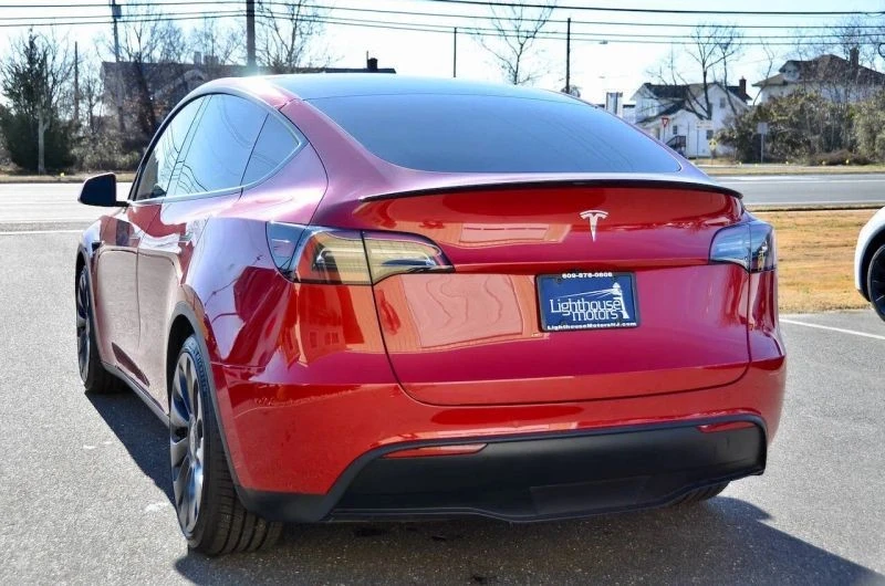 2022 Tesla Model Y Performance - Image 8 of 12
