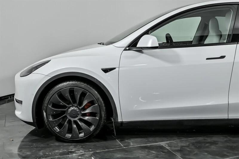 2022 Tesla Model Y Performance - Image 6 of 21