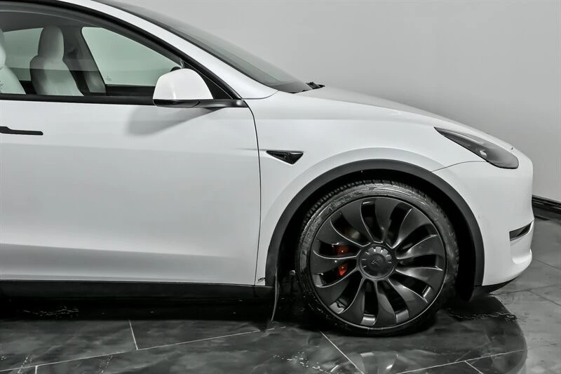 2022 Tesla Model Y Performance - Image 12 of 21