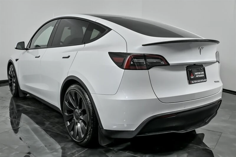 2022 Tesla Model Y Performance - Image 8 of 21