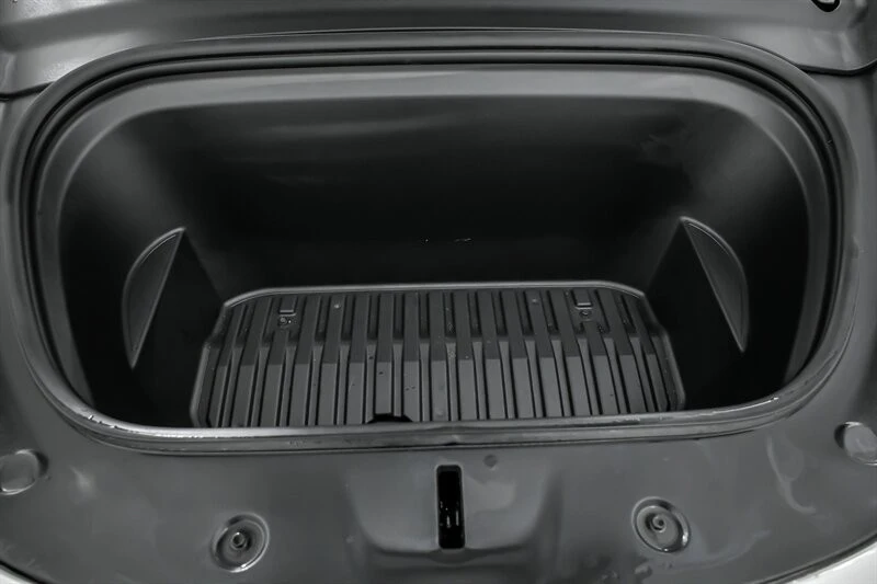 2022 Tesla Model Y Performance - Image 14 of 21