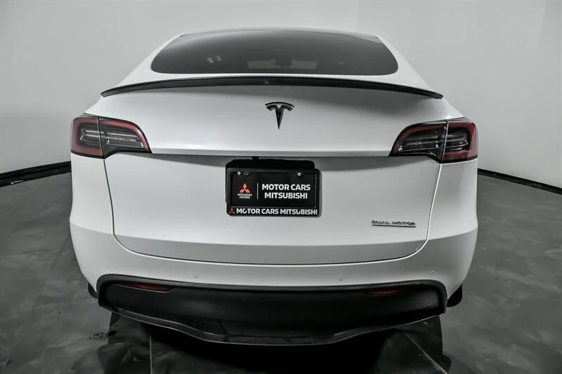 2022 Tesla Model Y Performance - Image 9 of 21