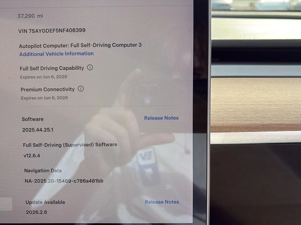 2022 Tesla Model Y Performance - Image 23 of 27