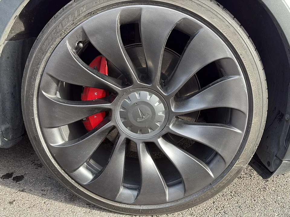 2022 Tesla Model Y Performance - Image 10 of 27
