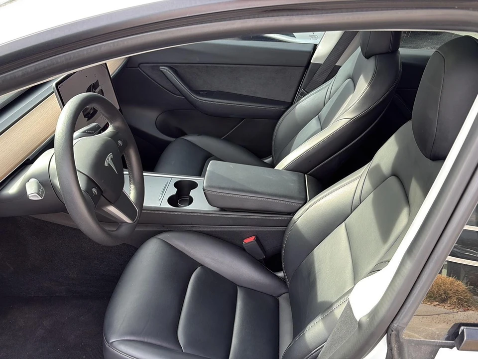 2022 Tesla Model Y Performance - Image 12 of 27