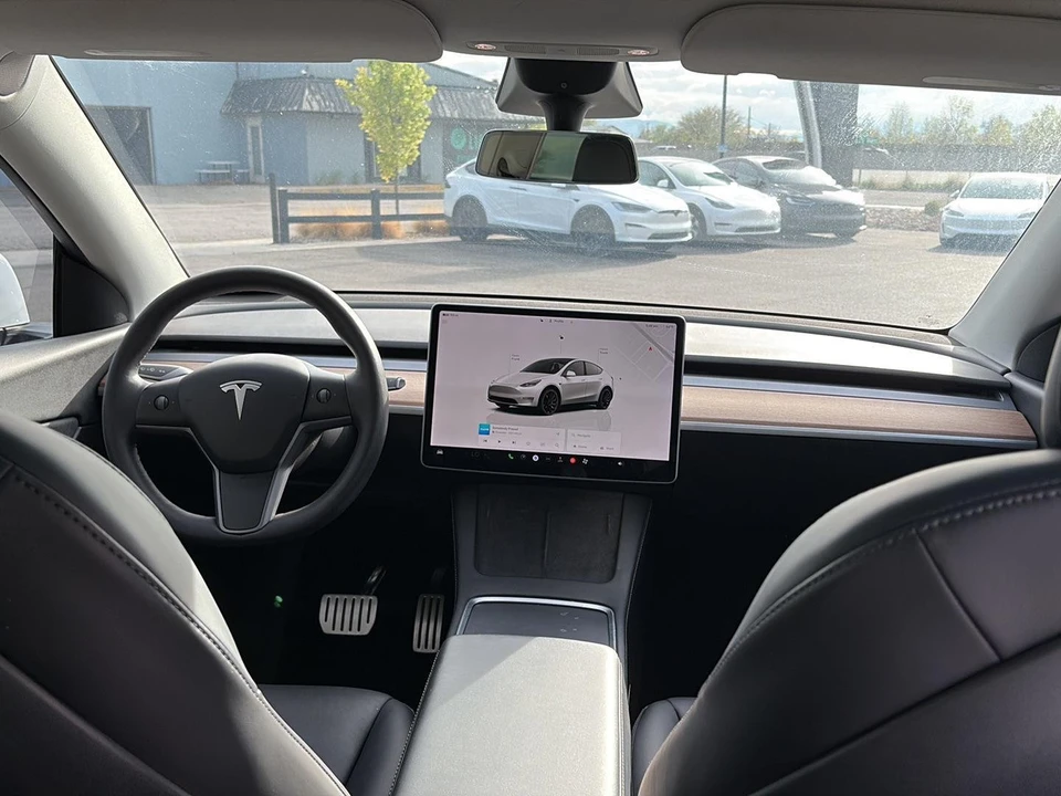 2022 Tesla Model Y Performance - Image 20 of 21
