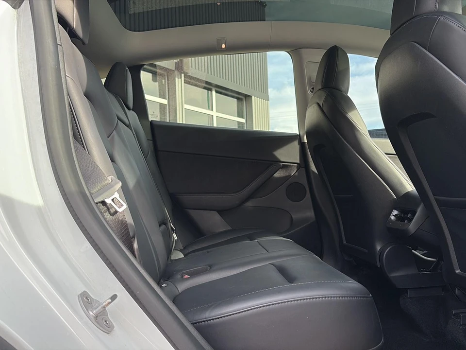 2022 Tesla Model Y Performance - Image 19 of 21