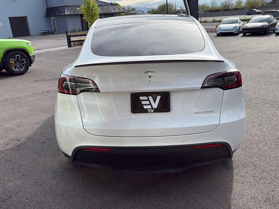2022 Tesla Model Y Performance - Image 7 of 27