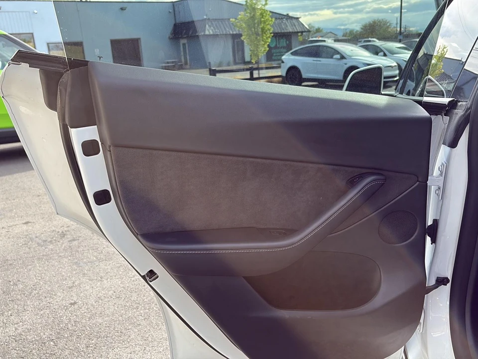2022 Tesla Model Y Performance - Image 14 of 21