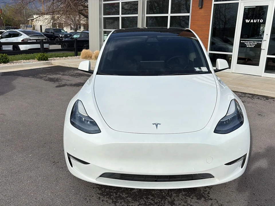 2022 Tesla Model Y Performance - Image 3 of 21