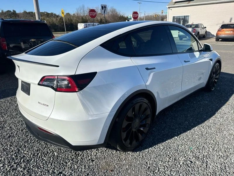 2022 Tesla Model Y Performance - Image 5 of 12