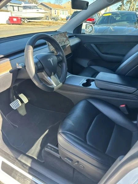 2022 Tesla Model Y Performance - Image 10 of 12