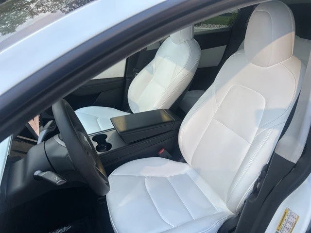2022 Tesla Model Y Performance - Image 13 of 21