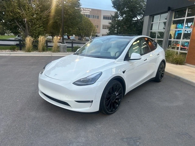 2022 Tesla Model Y Performance - Image 4 of 21