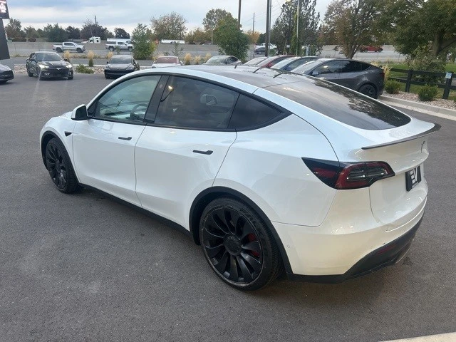 2022 Tesla Model Y Performance - Image 6 of 21