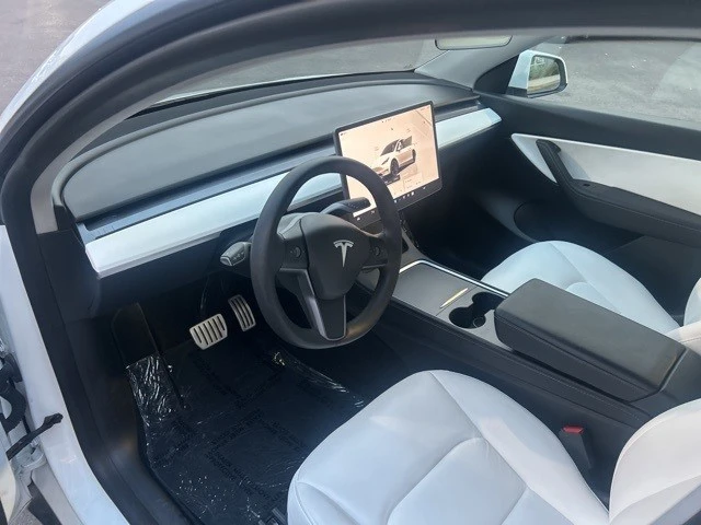 2022 Tesla Model Y Performance - Image 12 of 21