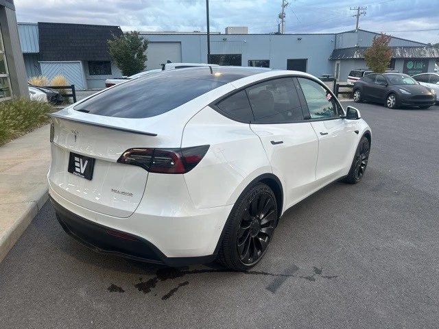 2022 Tesla Model Y Performance - Image 8 of 21