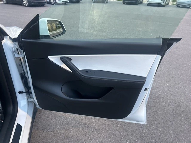 2022 Tesla Model Y Performance - Image 21 of 21