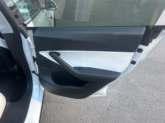 2022 Tesla Model Y Performance - Image 18 of 21