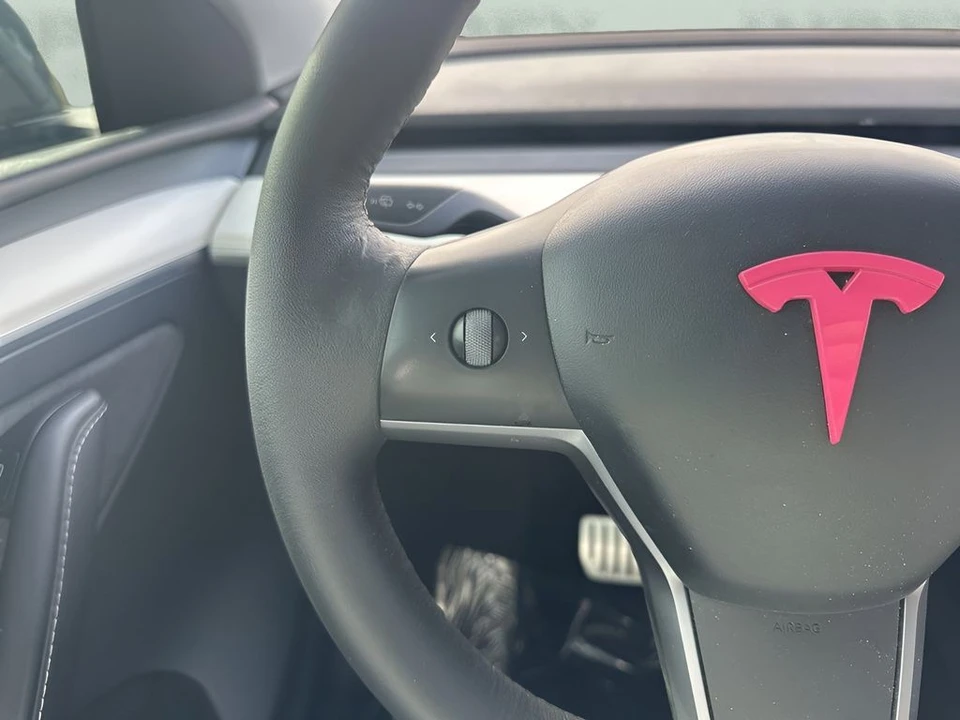 2022 Tesla Model Y Performance - Image 15 of 21