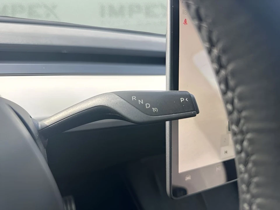 2022 Tesla Model Y Performance - Image 17 of 21