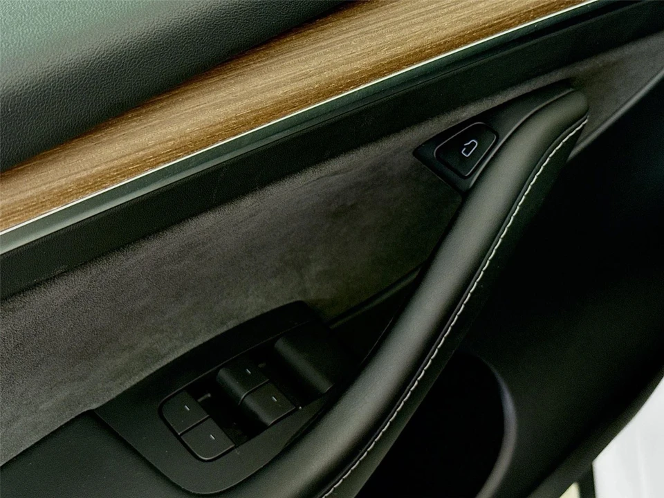 2022 Tesla Model Y Performance - Image 10 of 14