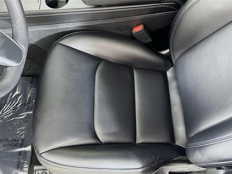2022 Tesla Model Y Performance - Image 19 of 21
