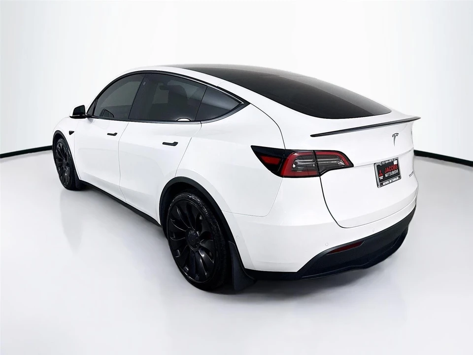2022 Tesla Model Y Performance - Image 5 of 14