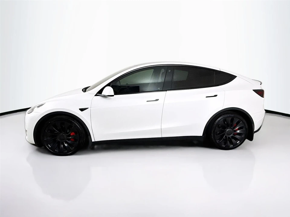 2022 Tesla Model Y Performance - Image 4 of 21