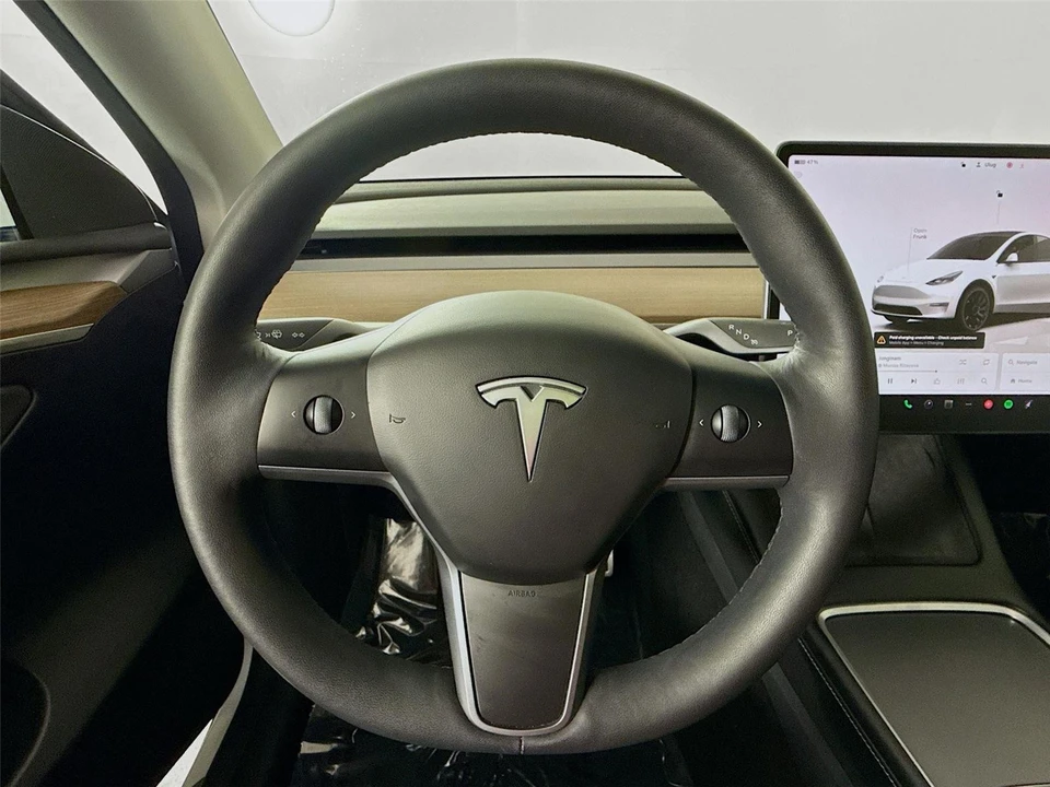 2022 Tesla Model Y Performance - Image 11 of 21