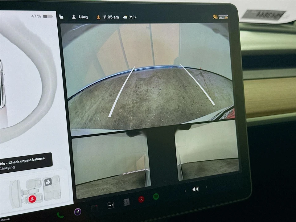 2022 Tesla Model Y Performance - Image 14 of 21