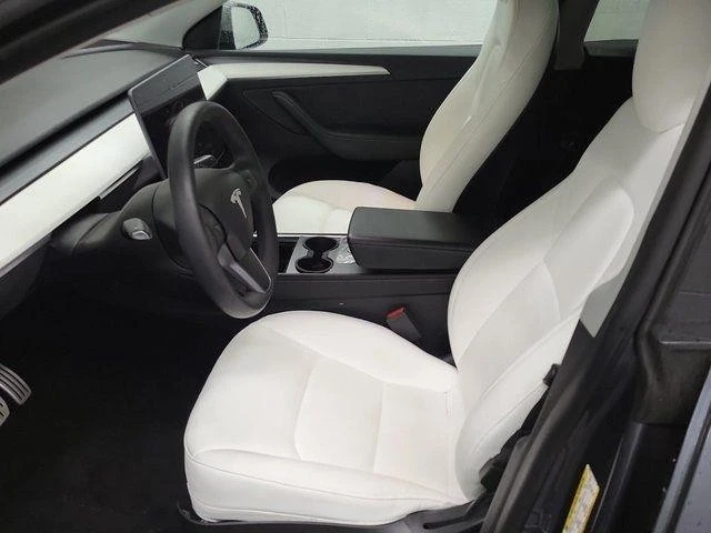 2022 Tesla Model Y Performance - Image 6 of 10