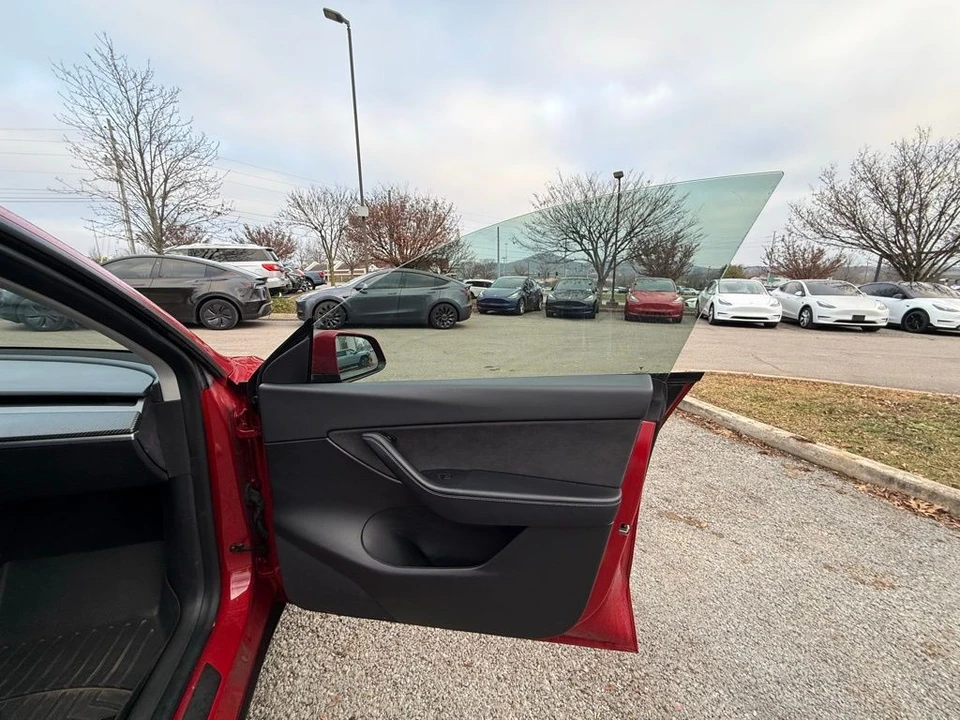 2022 Tesla Model Y Performance - Image 18 of 21